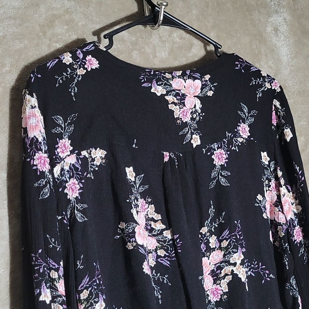 šCLEARANCEš American Rag Women'sĀ Long-sleeve CropāTop - SIZEāM - Picture 7 of 9
